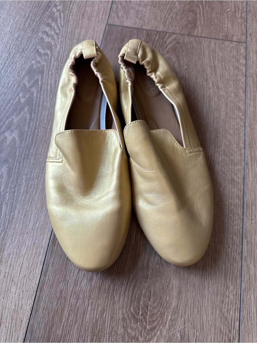 Aerosoles Metallic Gold Soft Leather Ruched Glove Flats / Loafers - Size 11